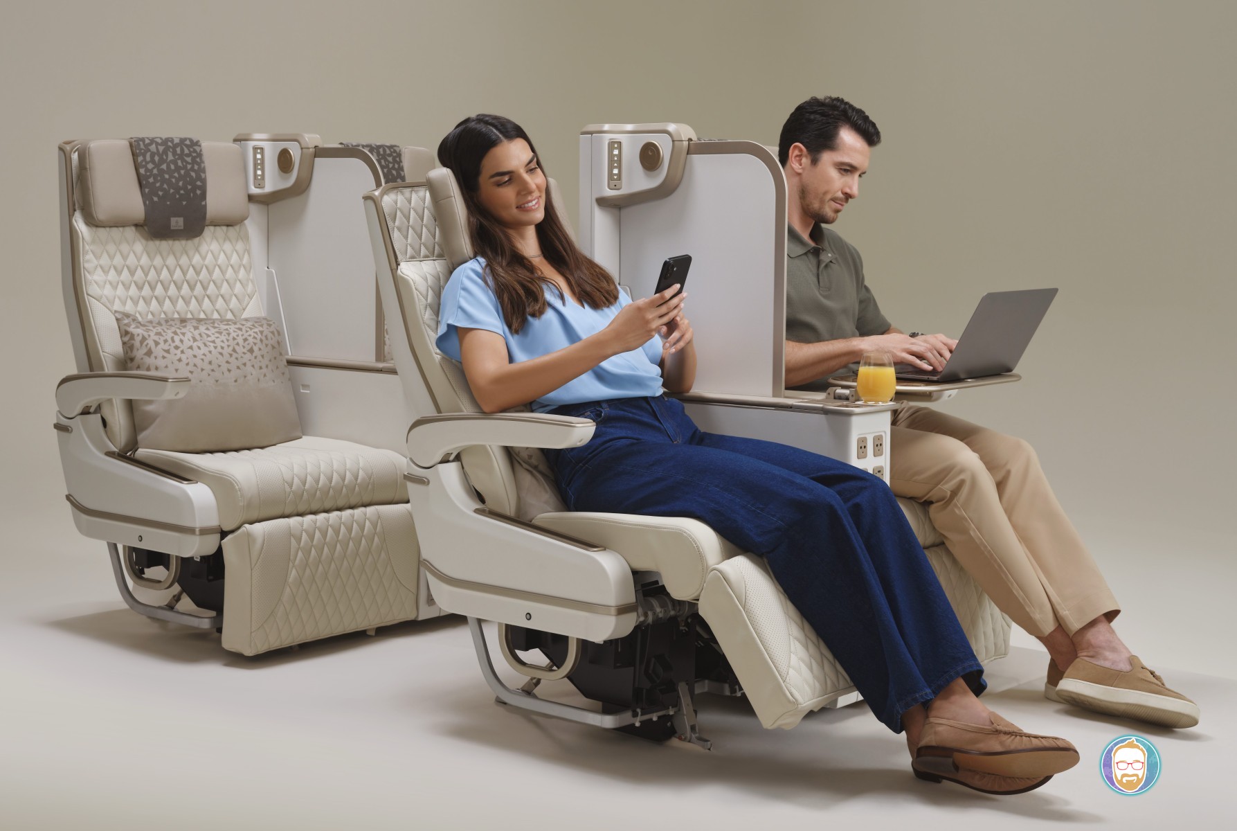 Emirates presenta el primer asiento eléctrico de clase Premium Economy del mundo